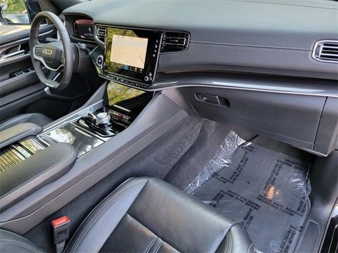 Certified 2024 Jeep Wagoneer L 4WD w/ Rear Seat Video Group 1 image 26