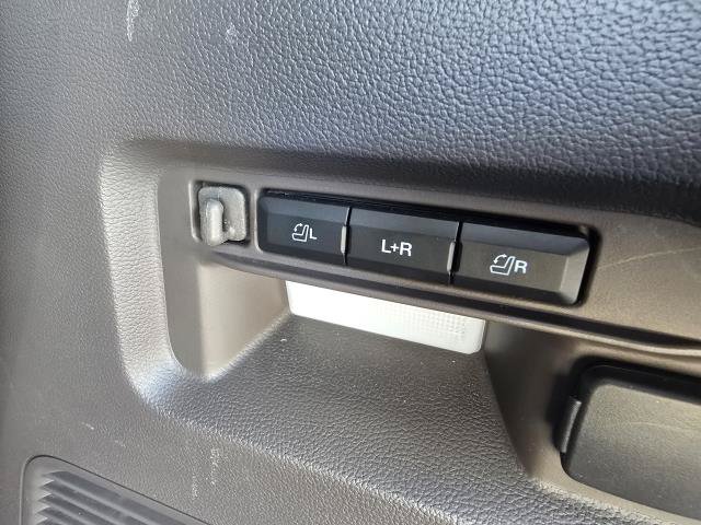 Used 2022 Ford Explorer Platinum w/ Equipment Group 601A AWD/4WD image 33