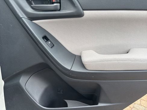 Used 2015 Subaru Forester 2.5i w/ Alloy Wheel Package image 42