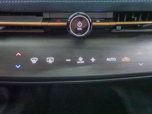 Used 2024 Nissan Ariya AWD image 21