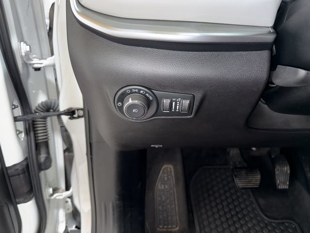 Used 2025 Jeep Compass Limited AWD/4WD image 9