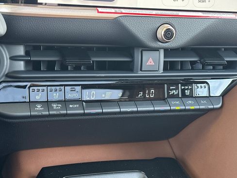 New 2026 Toyota Crown Signia image 19