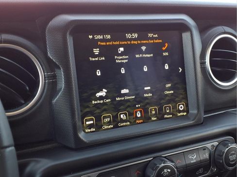 Used 2023 Jeep Wrangler Unlimited Sahara AWD/4WD image 9