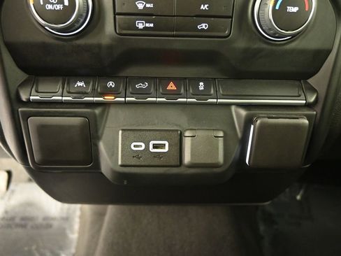 Used 2024 Chevrolet Silverado 1500 Custom image 30