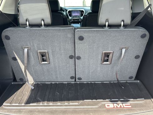 Used 2023 GMC Acadia SLT w/ LPO, Floor Liner Package AWD/4WD image 36