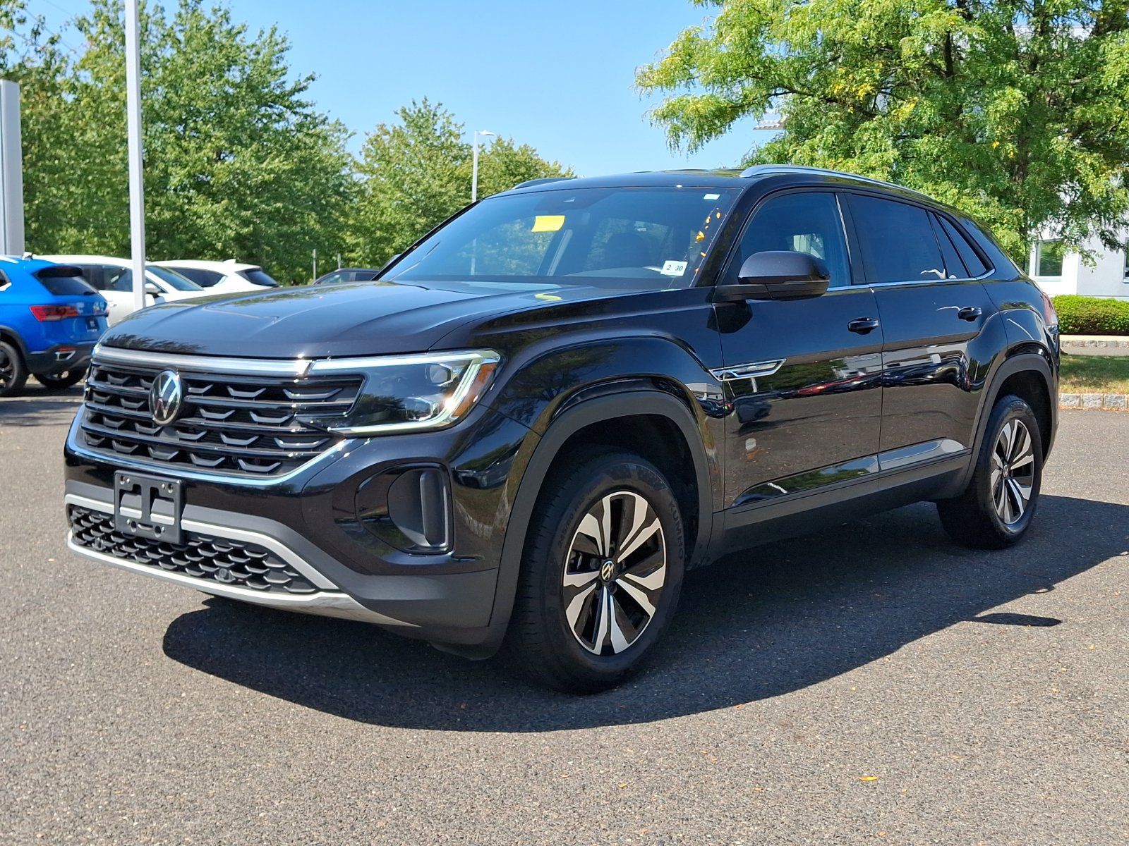 Certified 2024 Volkswagen Atlas Cross Sport SE FWD image 3
