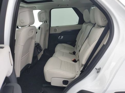 Used 2025 Land Rover Discovery S AWD/4WD image 13