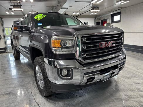 Used 2016 GMC Sierra 2500 SLT w/ Duramax Plus Package AWD/4WD image 2