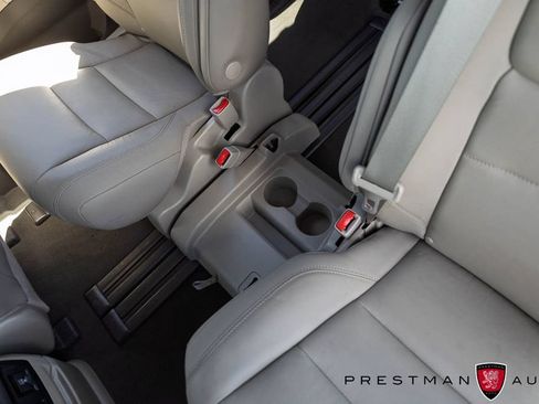 Used 2020 Toyota Sienna XLE Premium FWD image 40