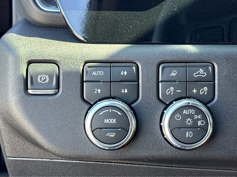 New 2026 GMC Sierra 2500 SLT w/ SLT Premium Package image 10