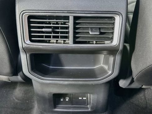 Used 2026 Volkswagen Atlas Cross Sport SE FWD image 24