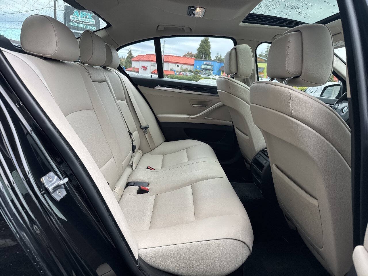 Used 2013 BMW 528i xDrive Sedan AWD/4WD image 18