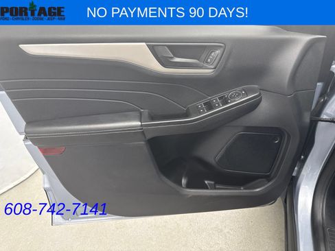Used 2022 Ford Escape SE w/ SE Sport Appearance Package AWD/4WD image 13