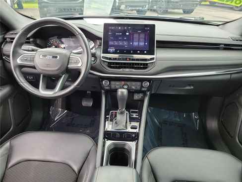 Used 2022 Jeep Compass Latitude w/ Convenience Group AWD/4WD image 11