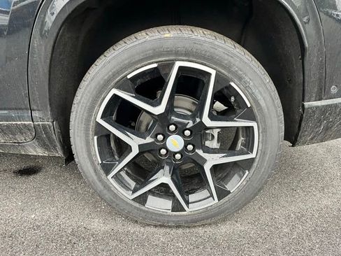 Used 2024 Chevrolet Traverse RS image 13