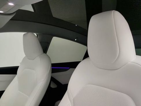 Used 2026 Tesla Model Y 2WD image 45