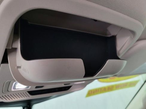 Used 2022 Ford Explorer XLT image 39