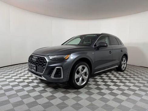 Used 2023 Audi Q5 2.0T Premium Plus w/ Premium Plus Package AWD/4WD image 3
