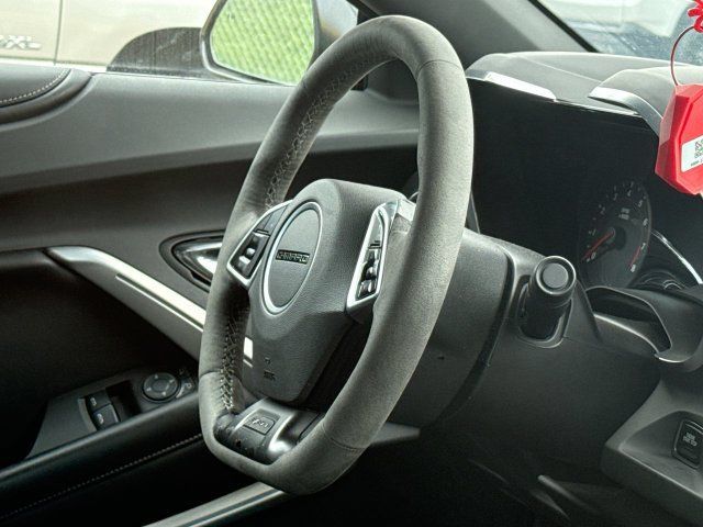 Used 2017 Chevrolet Camaro LT RWD image 12