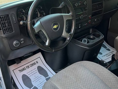 Used 2015 Chevrolet Express 2500 RWD image 11