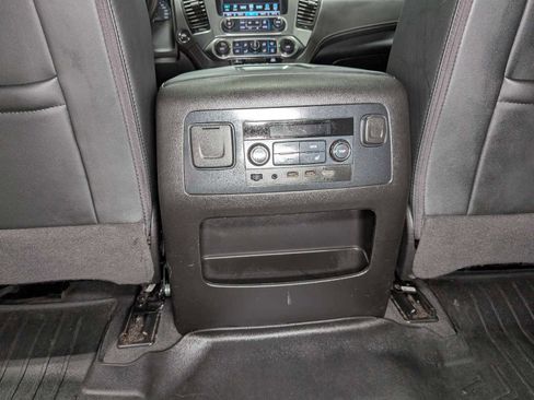 Used 2020 Chevrolet Suburban LT image 23