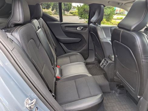 Used 2020 Volvo XC40 T5 Momentum image 15