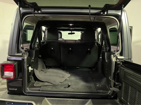 Used 2018 Jeep Wrangler Unlimited Sport S AWD/4WD image 25