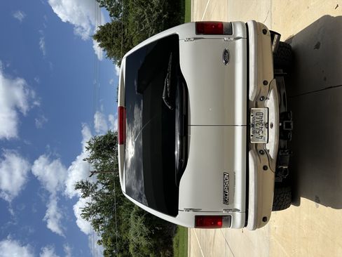 Used 2004 Ford Excursion Eddie Bauer image 5