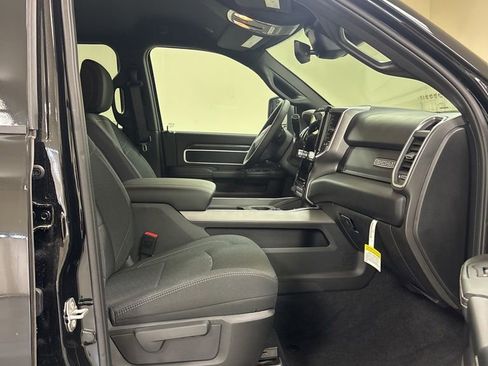 New 2026 RAM 2500 Big Horn AWD/4WD image 21