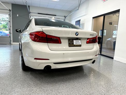 Used 2019 BMW 530i w/ Convenience Package image 7