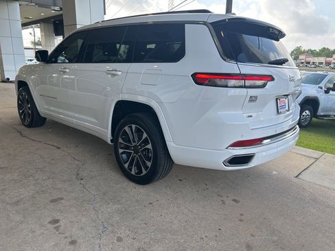 Used 2022 Jeep Grand Cherokee L Overland w/ Luxury Tech Group IV RWD image 5