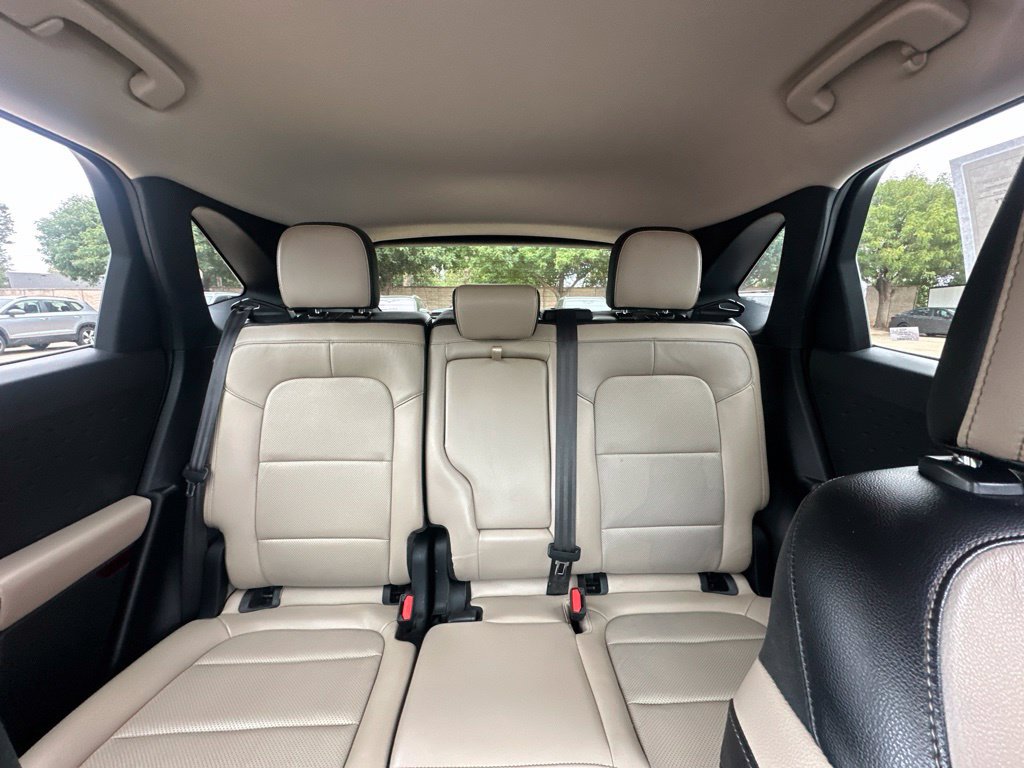 Used 2020 Ford Escape Titanium AWD/4WD image 18