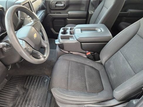 Used 2022 Chevrolet Silverado 2500 Custom w/ Custom Value Package image 11