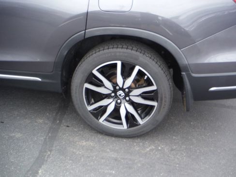 Used 2019 Honda Pilot Touring image 4