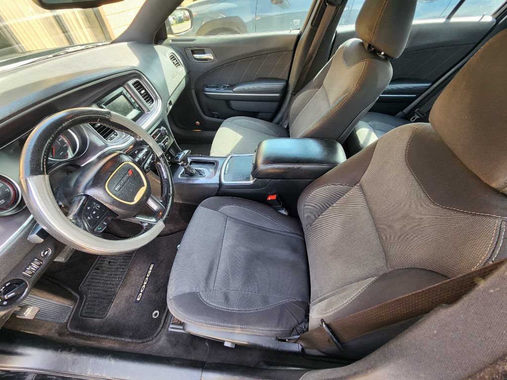 Used 2015 Dodge Charger SE w/ Popular Equipment Group RWD image 7