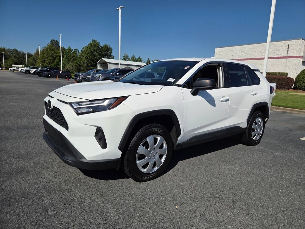 Used 2023 Toyota RAV4 LE FWD image 3