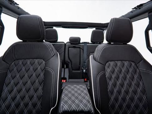 Used 2025 Ford Bronco 4-Door image 3