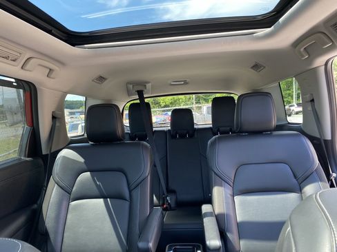 Used 2022 Nissan Pathfinder SL w/ SL Premium Package FWD image 16