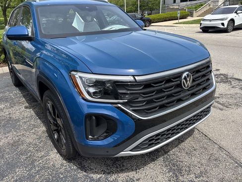 New 2026 Volkswagen Atlas Cross Sport SE AWD/4WD image 4