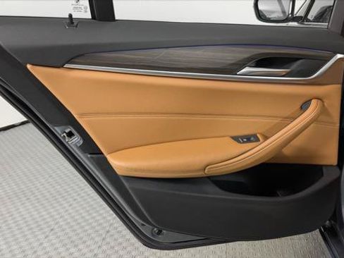 Used 2018 BMW 530e RWD image 17