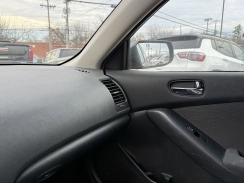 Used 2010 Nissan Altima 2.5 S image 19