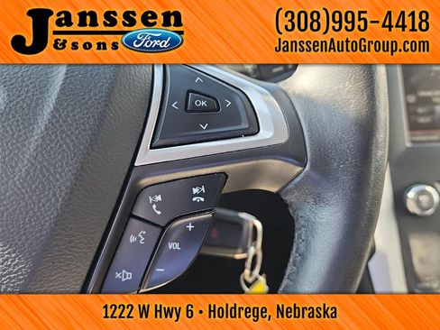 Used 2015 Ford Fusion SE image 22