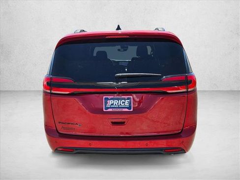 Used 2024 Chrysler Pacifica Touring-L w/ S Appearance Package FWD image 7