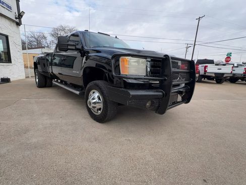 Used 2011 GMC Sierra 3500 SLT w/ SLT Convenience Package image 6