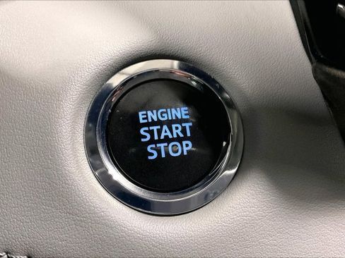 Used 2022 Toyota Highlander XLE AWD/4WD image 37