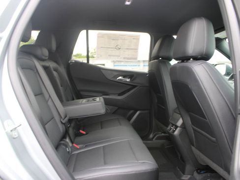 New 2026 Chevrolet Equinox LT FWD image 30