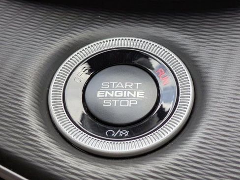 New 2025 Jeep Grand Cherokee L Laredo image 24