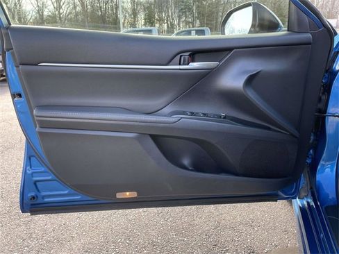 Used 2019 Toyota Camry XSE image 17