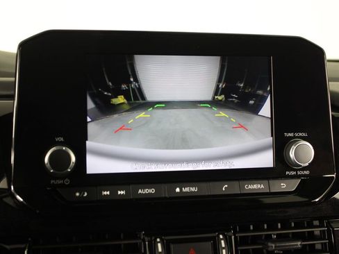Certified 2025 Nissan Pathfinder SV FWD image 31