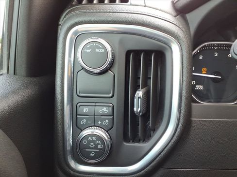 Certified 2023 GMC Sierra 2500 SLT w/ SLT Preferred Package image 24